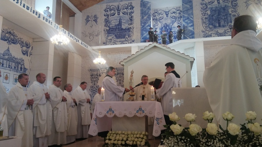 Wnętrze Sanktuarium.jpg